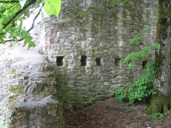 Balkenlcher Burg Neuenfels