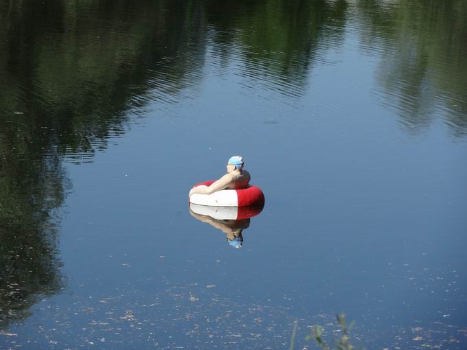 Landesgartenschau Neuenburg: Schwimmreifenmann