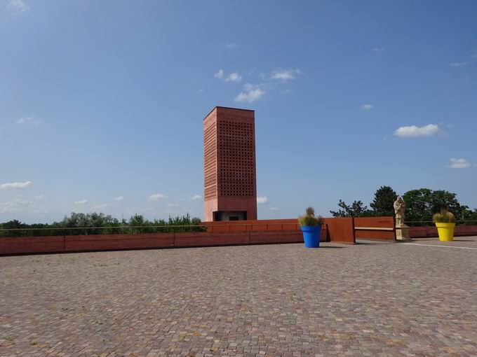 Neuenburger Mnsterplatz: Blick Bertholdturm
