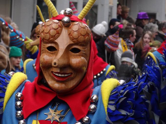 Maske Rhiischnooge Neuenburg