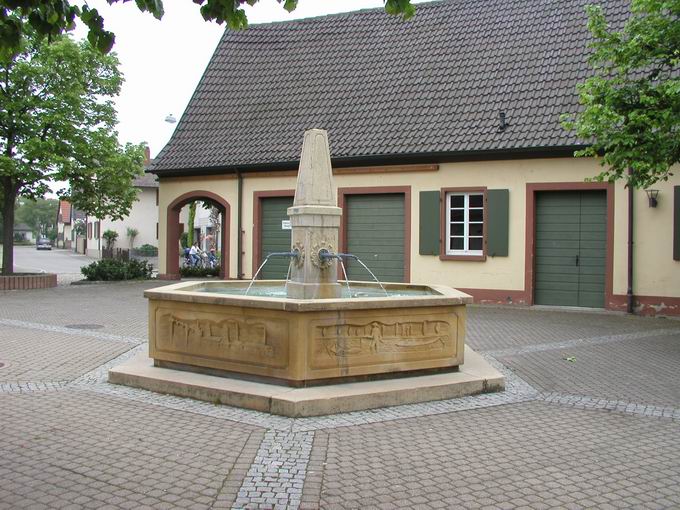 Rathaus Griheim:Brunnen
