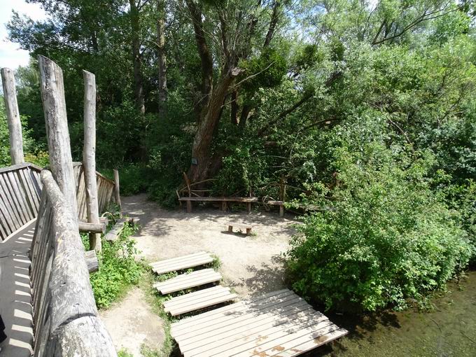 Auen-Wildnispfad Neuried: Sitzgelegenheiten Lehnerrheinbrcke