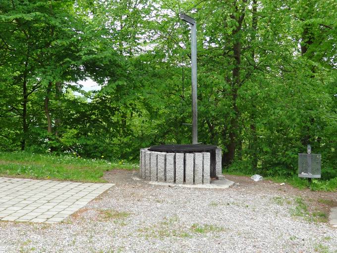 Aussichtsturm Hohenbodman: Grillplatz