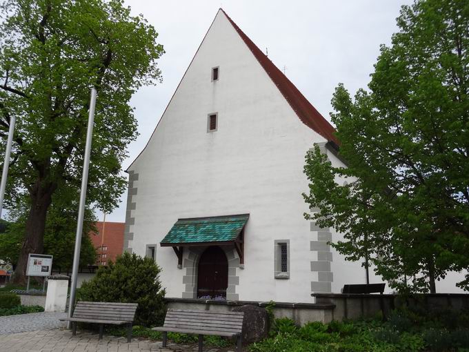 Westansicht Kirche St. Peter und Paul Owingen