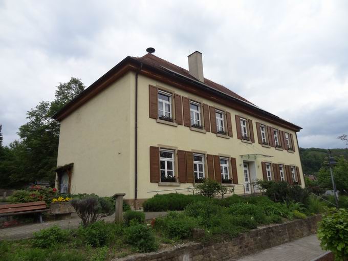 Rathaus Pfaffenweiler: Westansicht