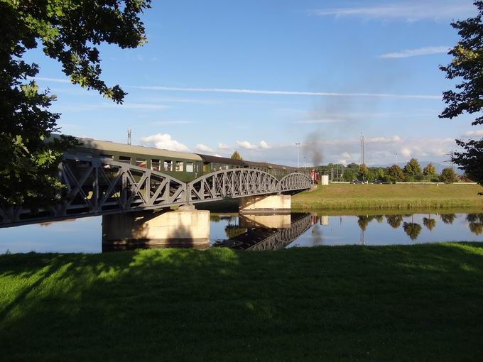 Rebenbummler Eisenbahnbrcke Riegel