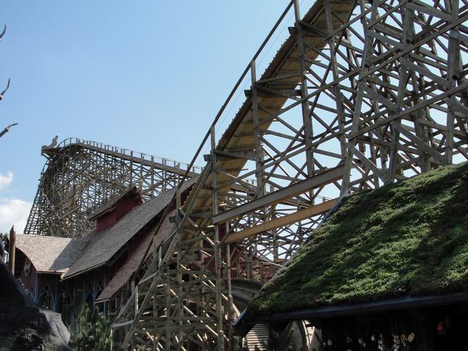 WODAN-Timburcoaster Holzbalken