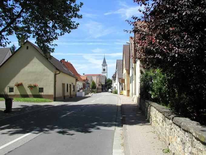 Hauptstrae Mengen: Westblick