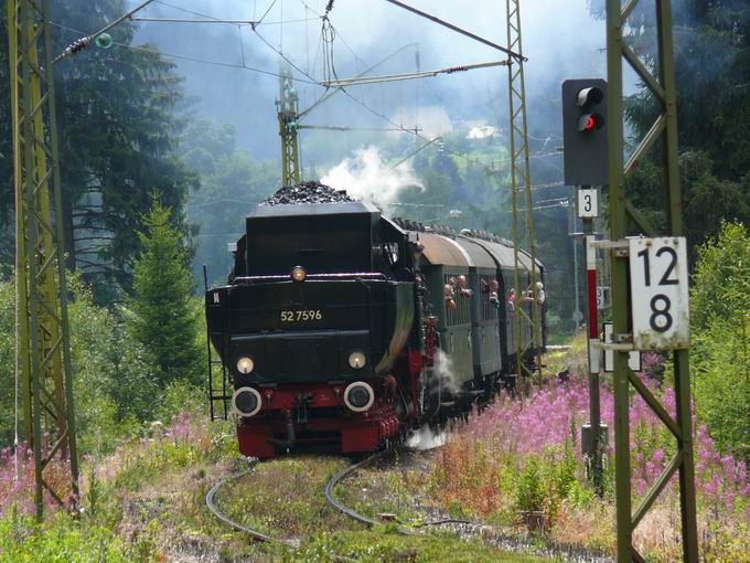 Bahnhof Aha: Lok 52 7596