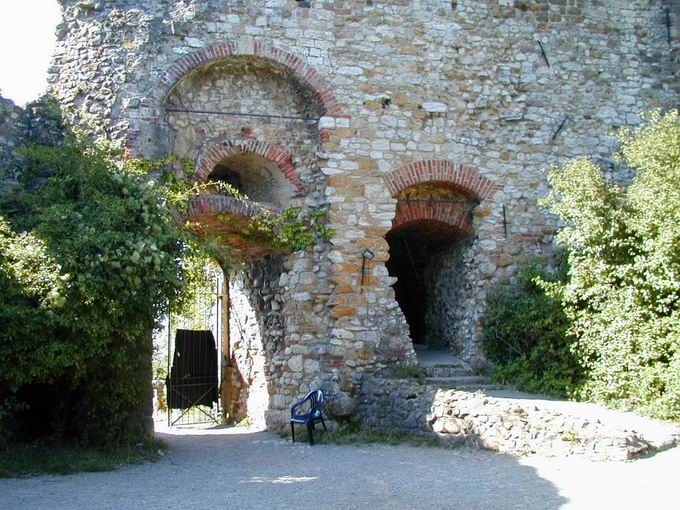 Burg Staufen: Burgtor Innenansicht
