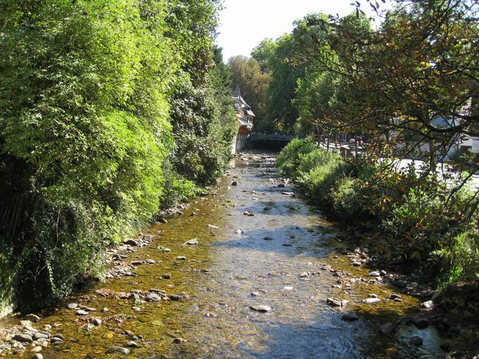 Neumagenbrcke im Grn Staufen: Sdblick