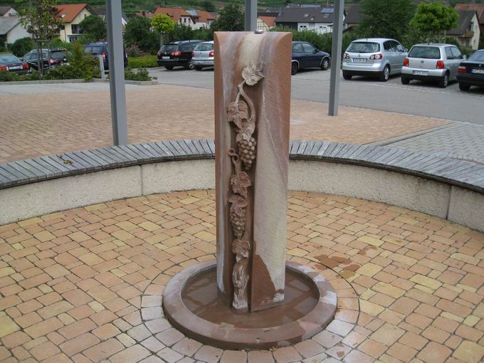 Winzergenossenschaft Oberbergen: Brunnen