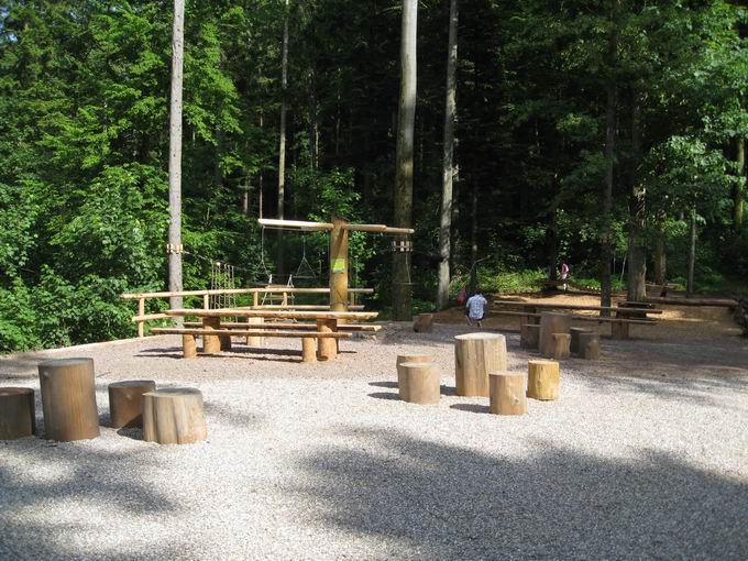 Baumkronenweg Waldkirch: Waldspielplatz & Grillstelle