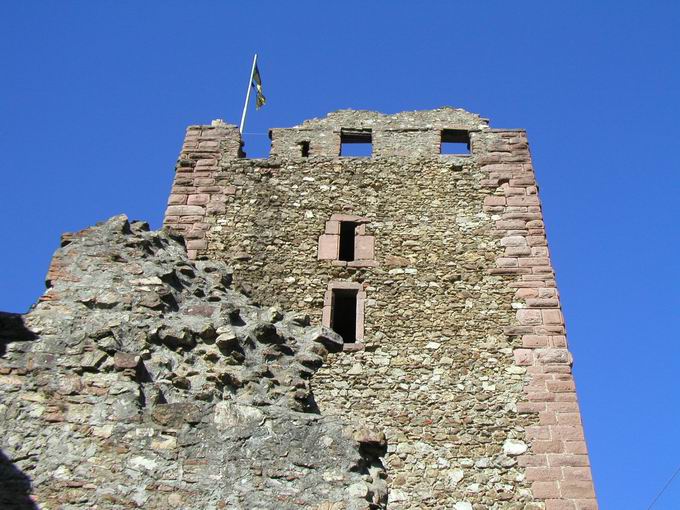 Kastelburg: Sdansicht Bergfried