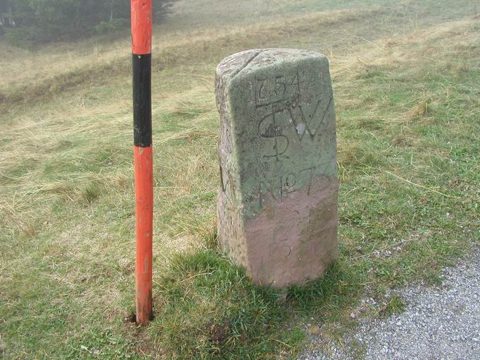 Viermrker Grenzstein Kandel