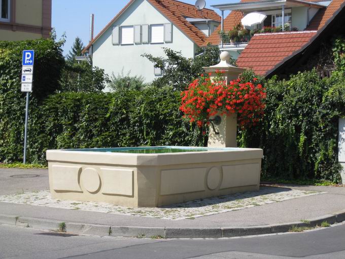 Brunnen beim Rathaus Haltingen