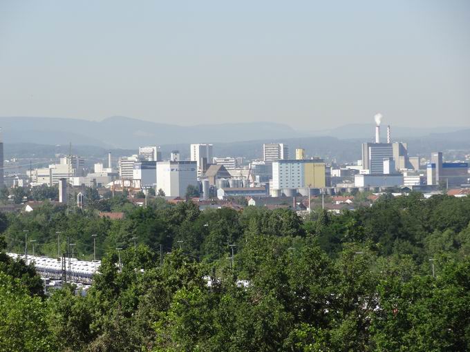 Vitra Rutschturm: Blick Rheinhafen Kleinhningen