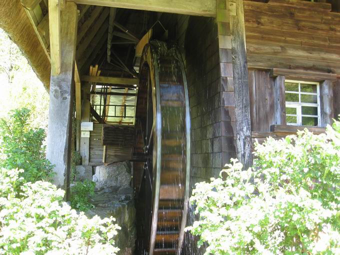 Oberschlächtiges Wasserrad Mühle