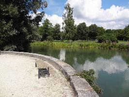 Kurpark Bad Drrheim: Teich mit Sitzbank