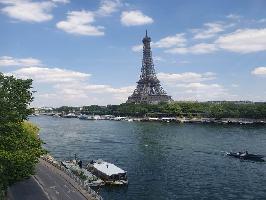 Eiffelturm und Seine in Paris