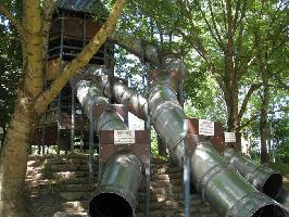 Rutsche Kinderspielplatz Seepark Freiburg