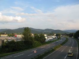 Herdweg Brcke Gundeflingen: Blick Gewerbegebiet