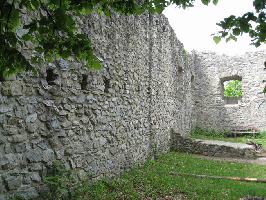 Burg Neuenfels: Schildmauer Innenhof