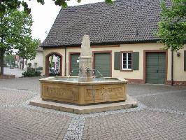 Rathaus Grißheim:Brunnen