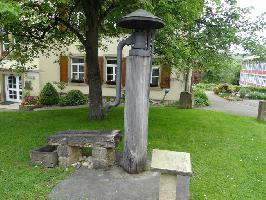 Rathaus Pfaffenweiler: Pumpbrunnen