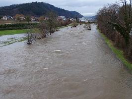 Elzsteg Suggental: Nordblick bei Hochwasser
