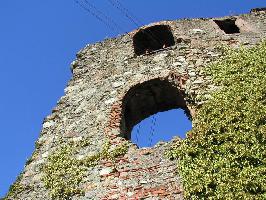 Fenster Palas Kastelburg