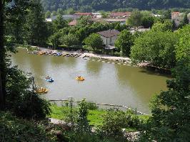 Naturerlebnispark: Blick Bootsverleih Stadtrainsee