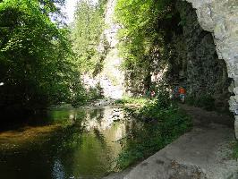 Wutach Ewatingen: Fels am Wanderweg